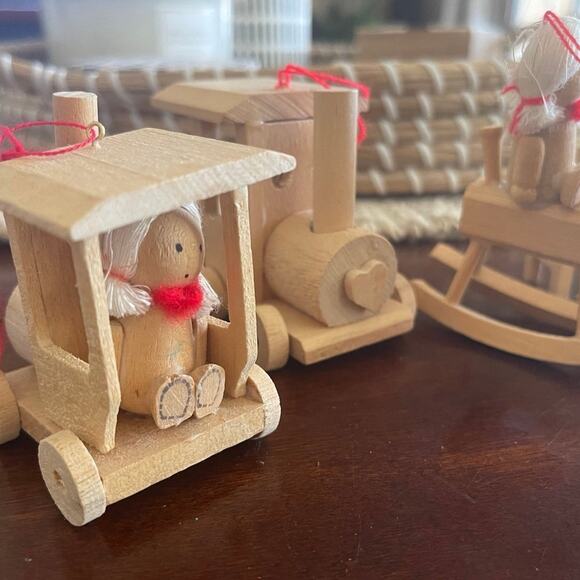 Vintage 70’s wood Christmas ornaments set of 6 - Picture 2 of 9